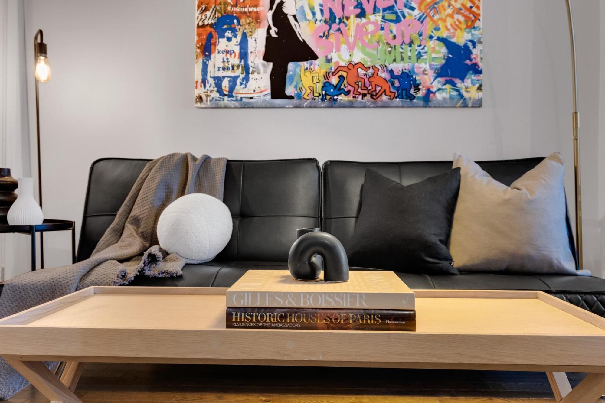 Liv Mtl Avenue Aparthotel มอนทรีอัล ภายนอก รูปภาพ