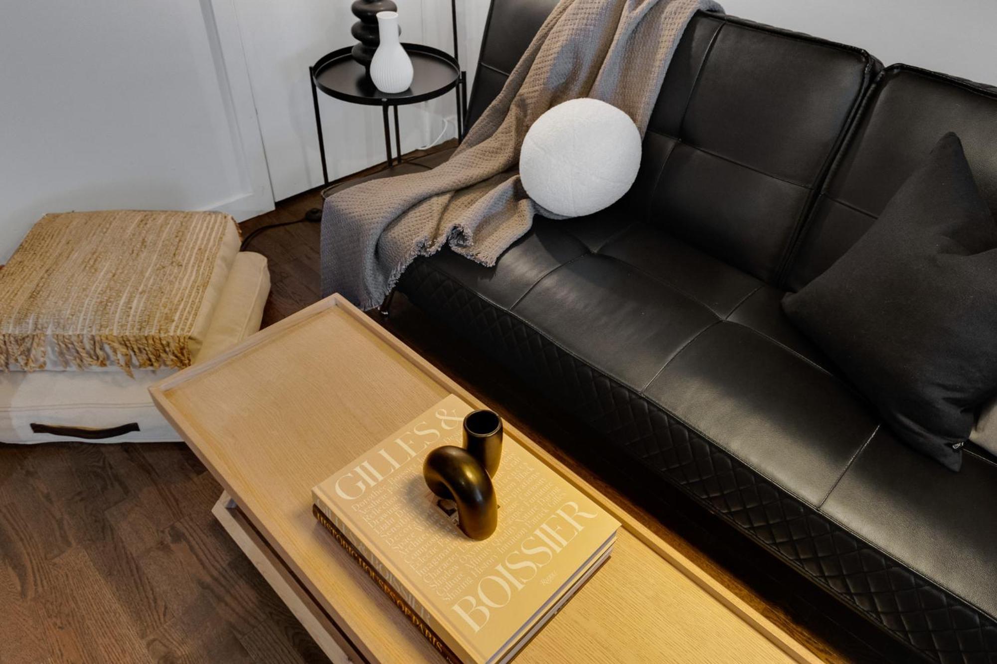 Liv Mtl Avenue Aparthotel มอนทรีอัล ภายนอก รูปภาพ