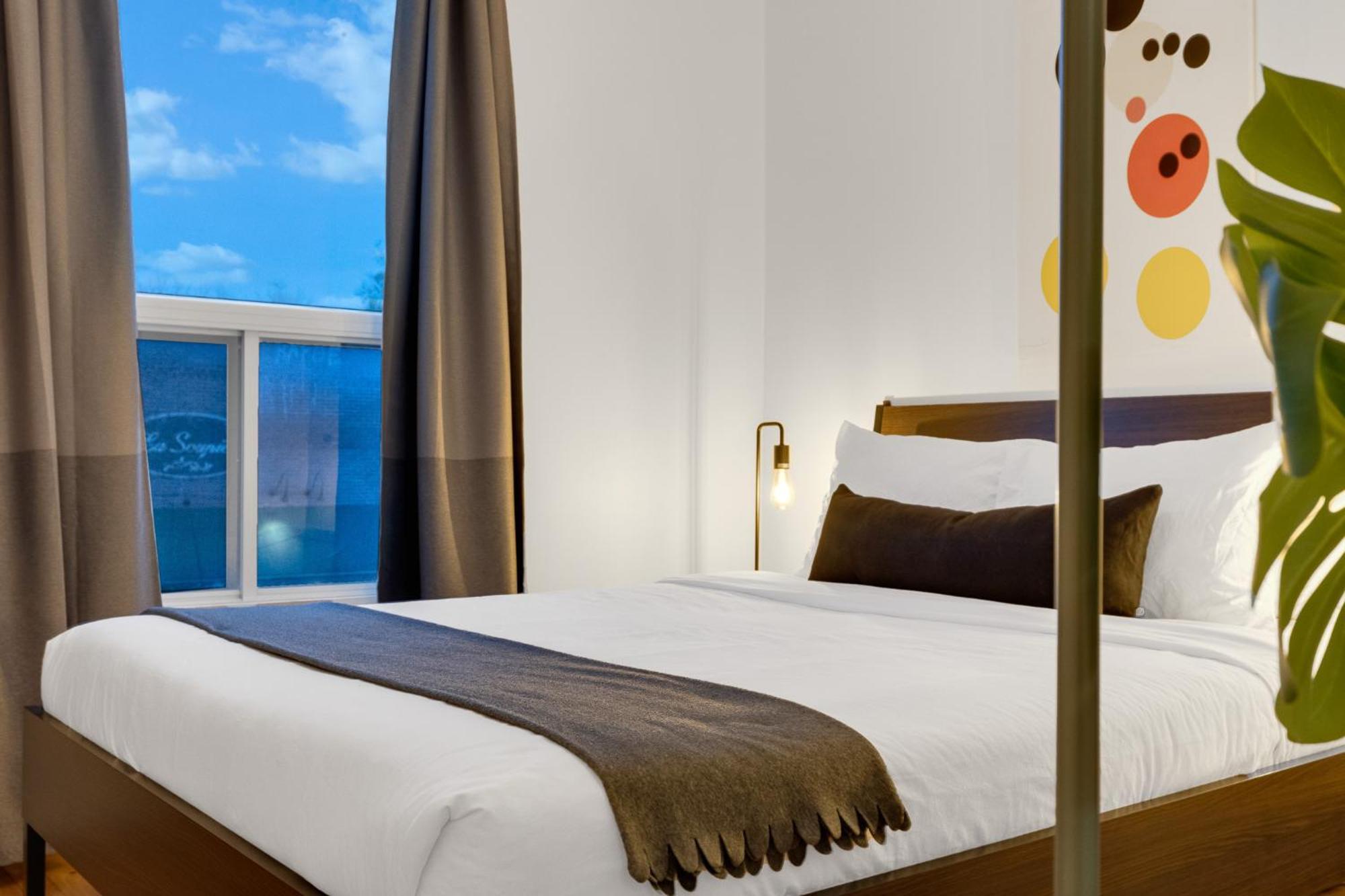 Liv Mtl Avenue Aparthotel มอนทรีอัล ภายนอก รูปภาพ