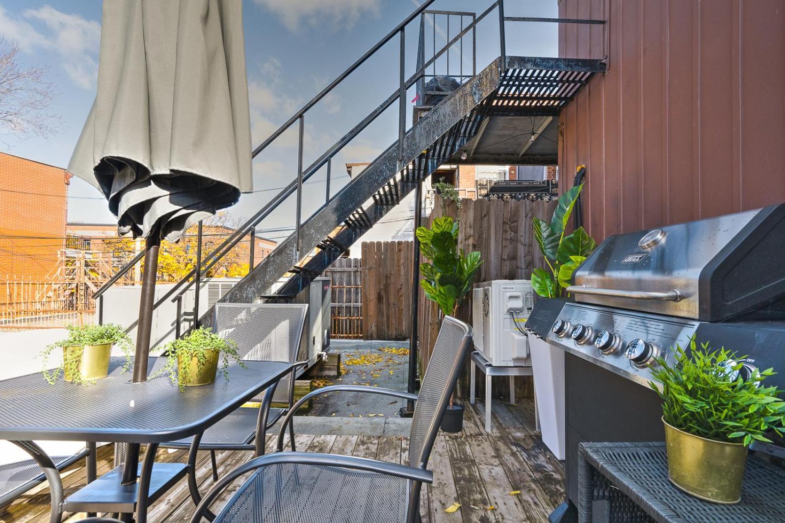 Liv Mtl Avenue Aparthotel มอนทรีอัล ภายนอก รูปภาพ