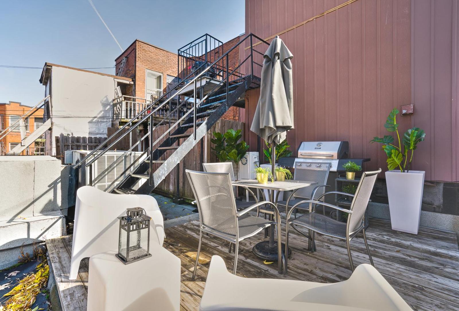 Liv Mtl Avenue Aparthotel มอนทรีอัล ภายนอก รูปภาพ